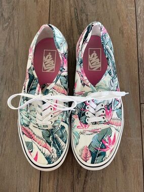 Vans Authentic sneakers in a Tropical Hawaiian Multi/True White women US 8.5